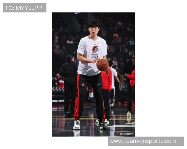 小杨在G联赛展现潜力媒体人呼吁继续稳步前行