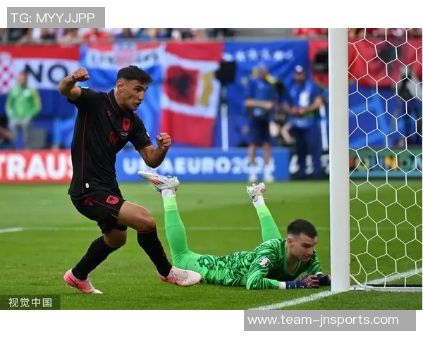 下半场菲利克斯冷箭抽射助利雅得胜利扳平比分精彩瞬间