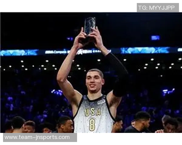 拉文第9次砍下40分以上并命中8记三分创历史新高仅次于水花兄弟与表演者