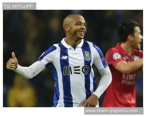 波尔图官方宣布签下17岁波兰边锋皮图谢夫斯基违约金高达6000万 波尔图官方宣布签下17岁波兰边锋皮图谢夫斯基违约金高达6000万